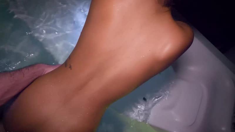 Nicole - ThaiSwinger Wet Jacuzzi Bareback Hot Creampie